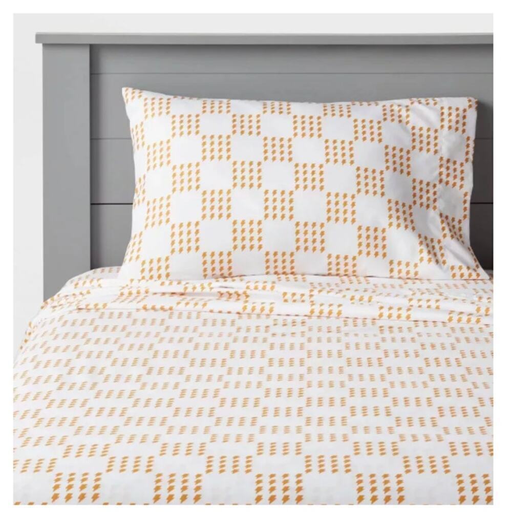 Pillowfort Kids Yellow Full Microfiber Sheet Set